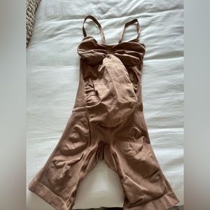 Skims maternity bodysuit size small-medium